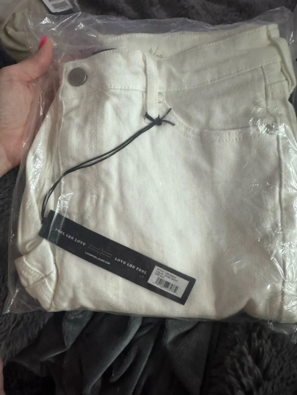 Liverpool Marley Girlfriend Jeans in Bone White - Picture 4 of 5